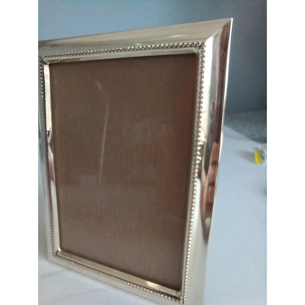 Hudson Hill  Sleek  Silver Tone  Metal Photo Frame High End Look